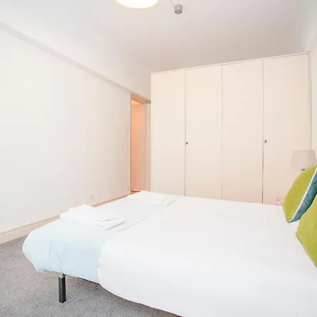Liiiving In | Light Spacious Apartment
