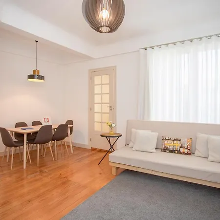Liiiving In | Light Spacious Porto