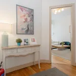 Liiiving In | Light Spacious