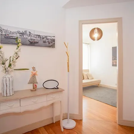 Liiiving In | Light Spacious