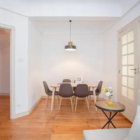 Liiiving In | Light Spacious *