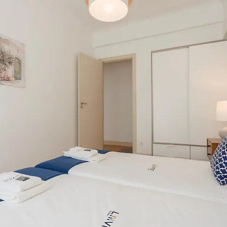 Liiiving In | Light Spacious Porto