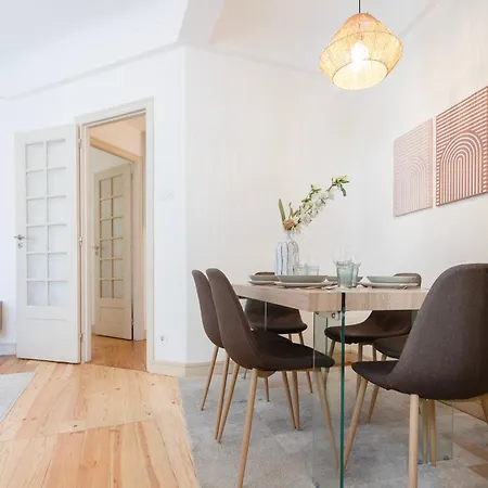 Liiiving In | Light Spacious Porto