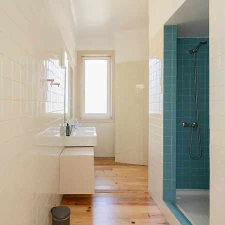 Liiiving In | Light Spacious Apartment *