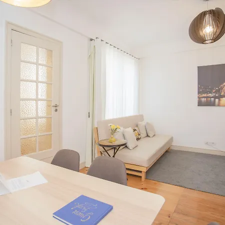 Liiiving In | Light Spacious Porto