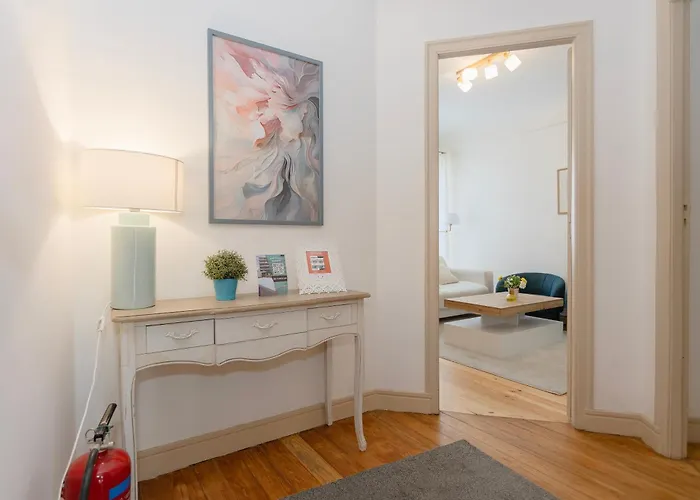 Liiiving In | Light Spacious