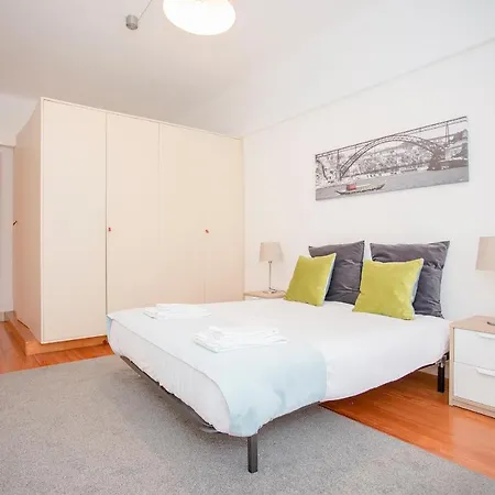 Liiiving In | Light Spacious Apartamento Oporto