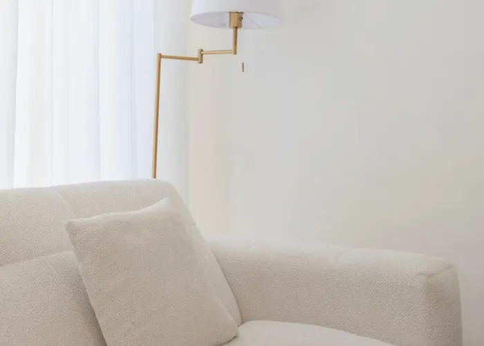 Liiiving In | Light Spacious