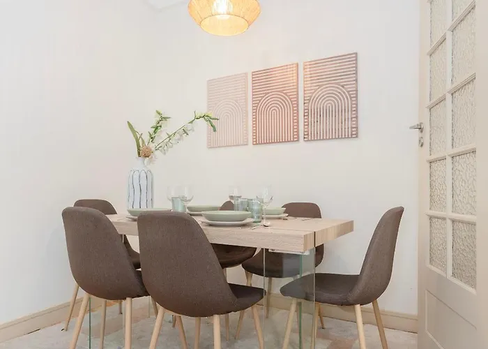 Liiiving In | Light Spacious *