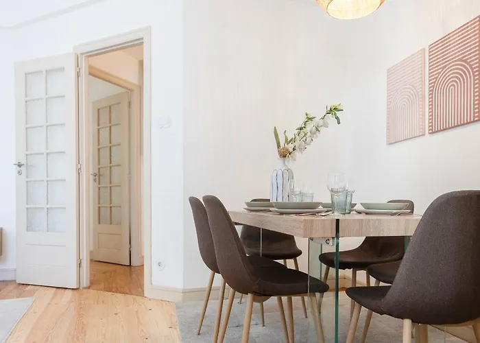 Liiiving In | Light Spacious Porto