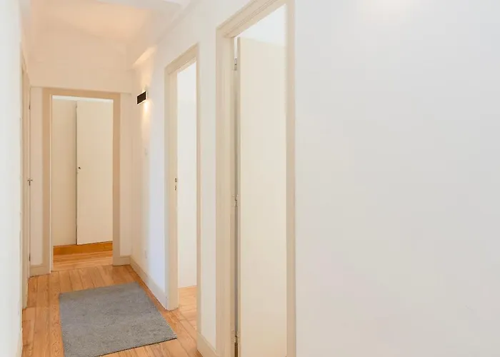 Liiiving In | Light Spacious