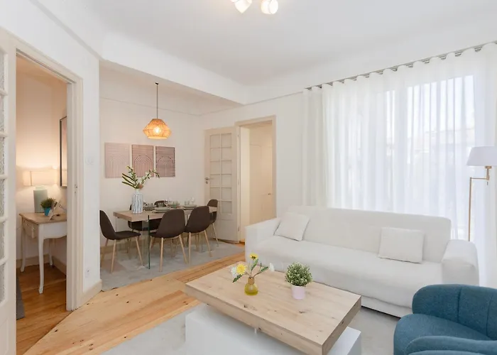 Liiiving In | Light Spacious *