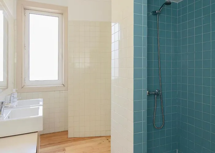 Liiiving In | Light Spacious